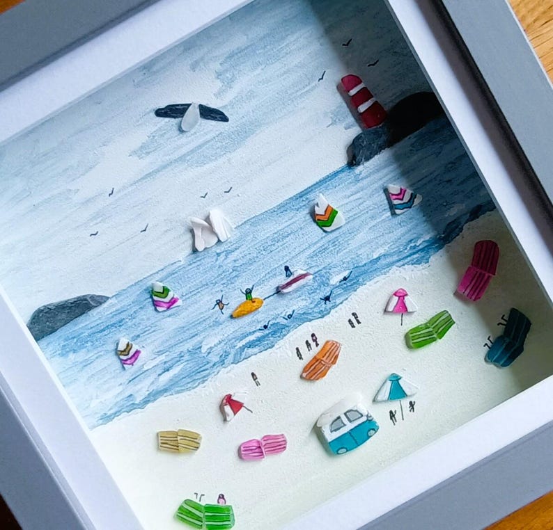 Sea Glass Beach Scene Art: Humorous Coastal Wall Decor Bild 7