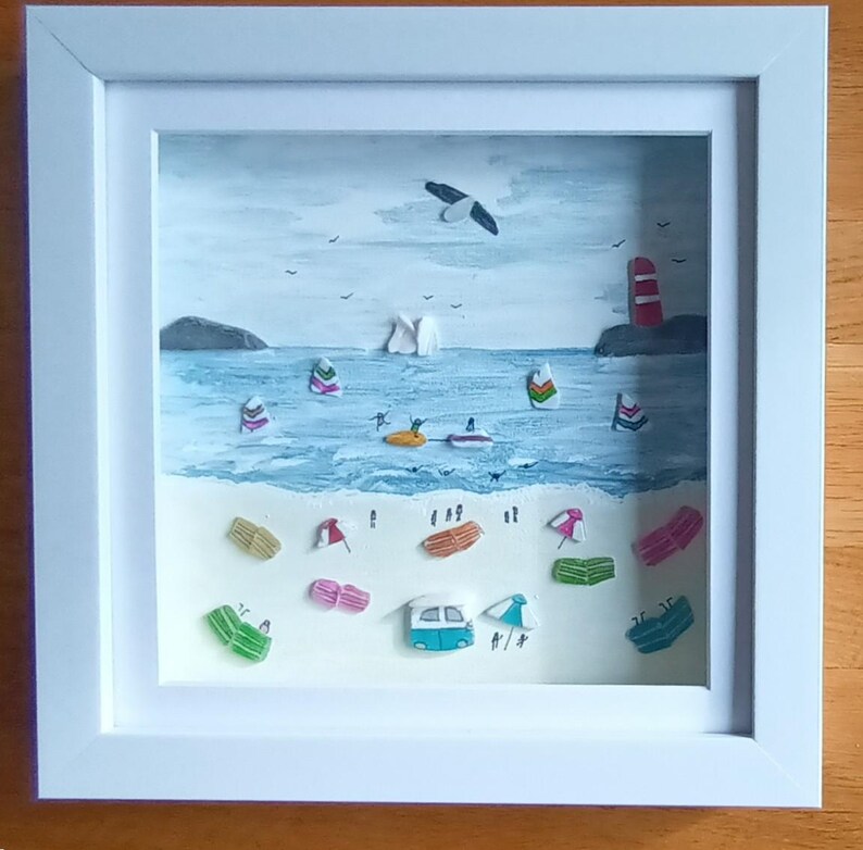 Sea Glass Beach Scene Art: Humorous Coastal Wall Decor Bild 5