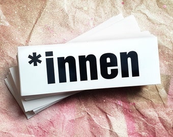 Feminist *innen Sticker - weißer Hintergrund und wetterfest