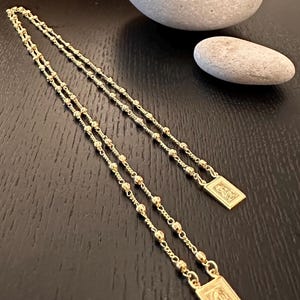 Collar Escapulario, Joyas Escapulario Huso de Perla, Collar Virgen María, Regalo Religioso, Collar Católico, Collar Perla María,