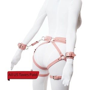 Arnés de muslos BDSM con esposas, arnés de lencería de cuero y brazaletes, liga de cuero para el trasero, liguero con tiras, arnés de piernas, para mujeres maduras.