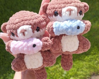 Customizable crocheted otter plush