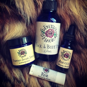 Wikinger Frau Zeitlos Schönheit Geschenk Set | Schäumendes Zuckerpeeling, Toner und Serum + Rosenbalsam