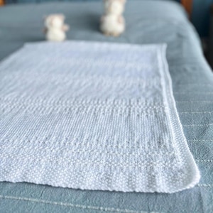 Baby Blanket Knitting Pattern, Easy Nursery Decor, Cot Blankie Design, New Born Nursery Throw Instructions, Ripples Baby Blanket (English)