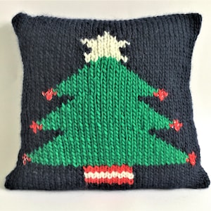 Christmas Tree Cushion Cover Knitting Pattern: Super Bulky Yarn (PDF Pattern)