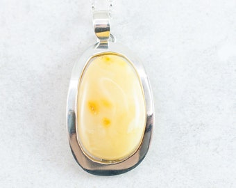 Yolk Amber Pendant Necklace Yellow Amber Necklaces Baltic Amber Pendant Butterscotch Amber Natural Gemstone Necklace Amber Stone Pendant