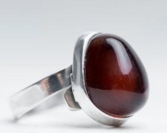 Bague en ambre cerise Bague en ambre de la Baltique Bague en ambre tendance Bague en pierre d'ambre Bague en ambre naturel Bague en argent ambré Bague en ambre rouge Bague moderne