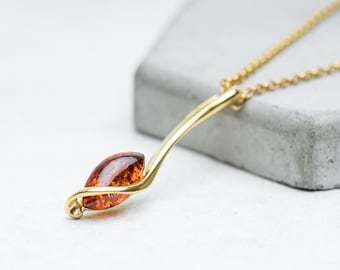 Gold Amber Drop Pendant Baltic Amber Necklace Droplet Pendant Delicate Amber Necklace Minimalistic Pendant Amber Amber Gemstone Jewellery