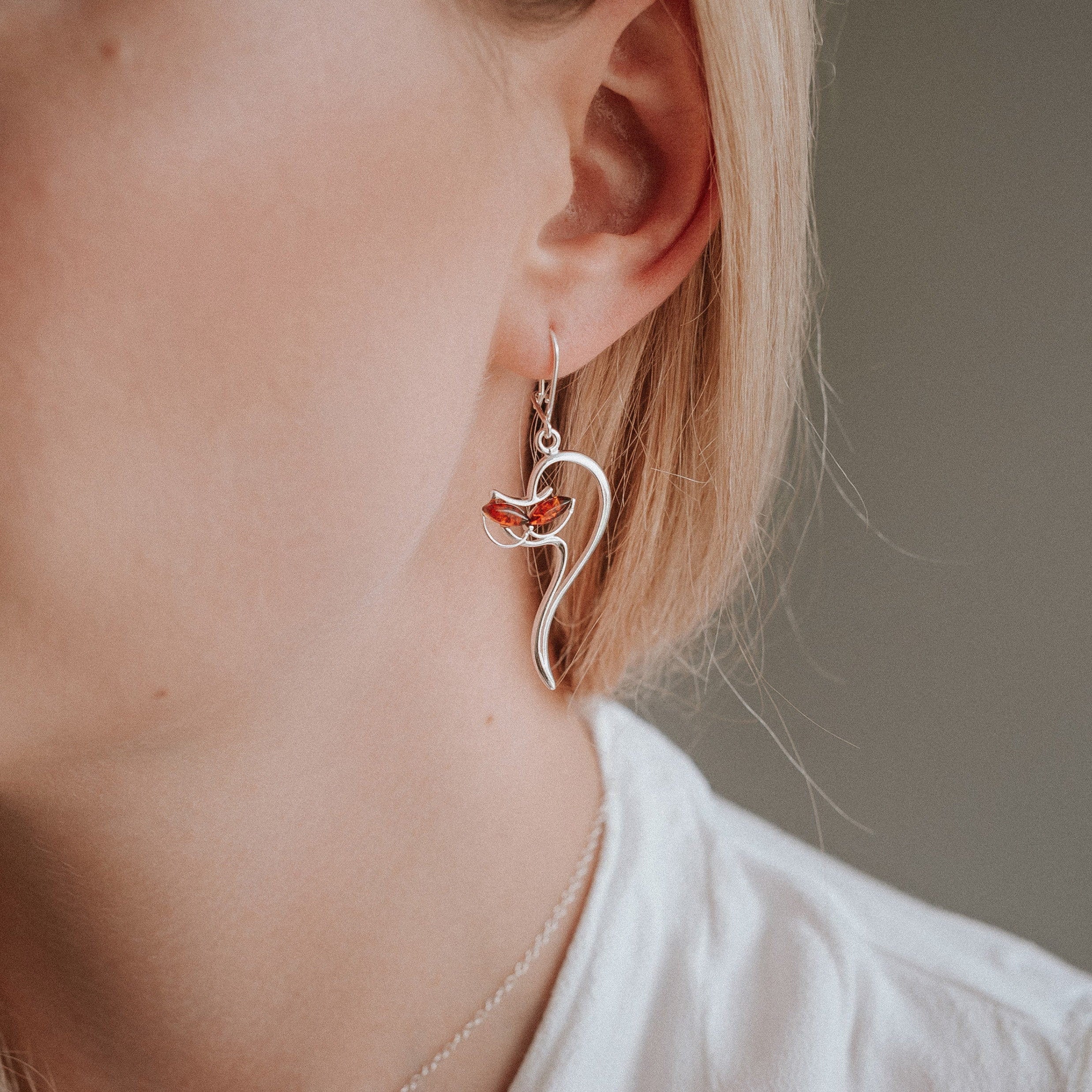 Dainty Baltic Amber Stud Earrings Natural Amber Stud Tiny Amber Earrings  Gold Silver Stud Minimalist Earring Cognac Stud Tiny Spring Gift - Etsy, image size:2475x2475