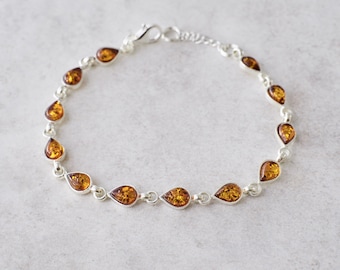 Elegant Amber Bracelet Baltic Amber Bracelet Amber and Silver Bracelet Amber Link Bracelet Amber Minimal Amber Beaded Bracelet Gift for Her