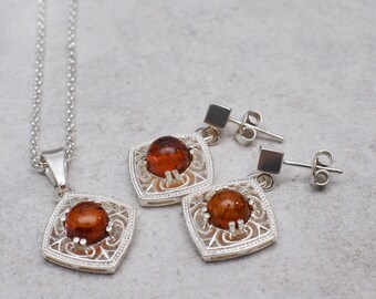 Conjunto de joyas de ámbar victoriano: collar de ámbar báltico natural, pendientes de ámbar natural, pendientes colgantes de plata con ámbar. Regalo de primavera.