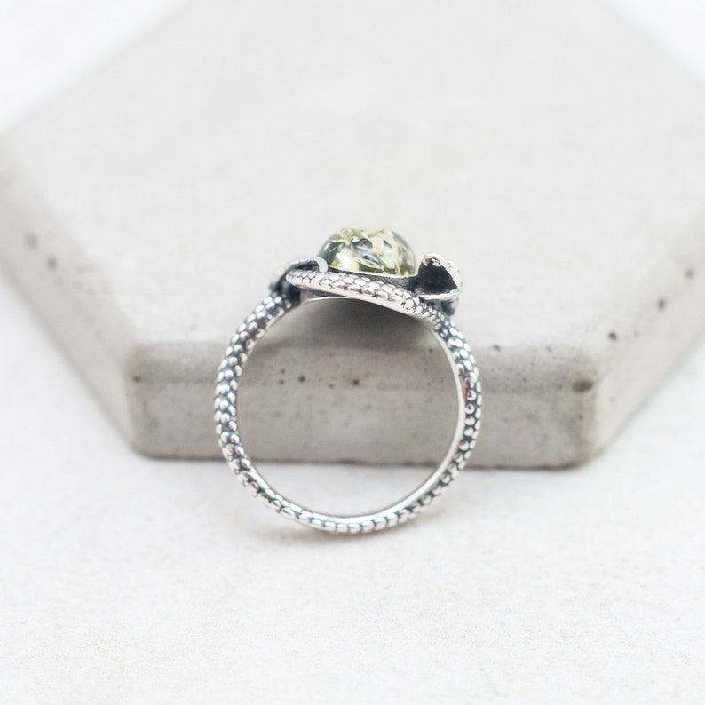 Our snake ring is available in many sizes - choose your size at the checkout