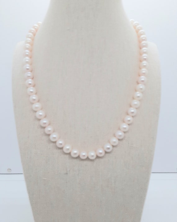 Beautiful 2024 pearl necklace