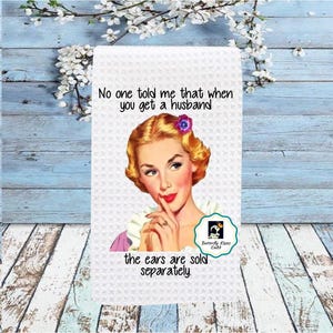 Retro Housewife Tea Towel: Funny Kitchen Dish Towel