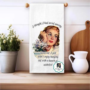 Retro Housewives Tea Towel, Funny Retro Housewife Dish Towel, Sassy Wife Kitchen Towel, Retro Women Hand Towel, Microfiber Kitchen Towel