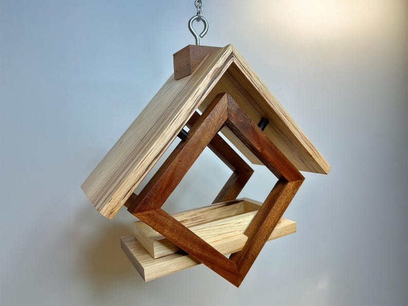 Modern Geometric Wood Bird Feeder, Hanging Backyard Decor afbeelding 4