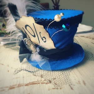 fait sur commande! Mini top hat, Steampunk, Mad Hatter, Alice au pays des merveilles, Burlesque, cosplay, chapeau de fête, mariage, accesseur de cheveux