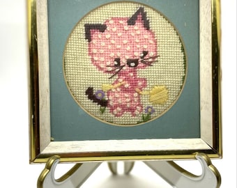 Jiffy Kitty Cat Needlepoint Finished in White Wood Frame & Gold Trim 1970s Vintage