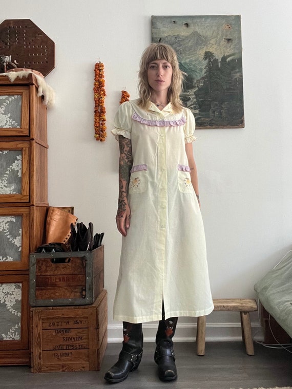 Vintage Pastel Yellow House Dress with Embroidere… - image 2