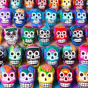 Kleine keramische schedels bulkkorting | Prachtig met liefde geschilderd in Mexico door traditionele kunstenaar | Decoratie suikerschedel Dia de Muertos VK EU