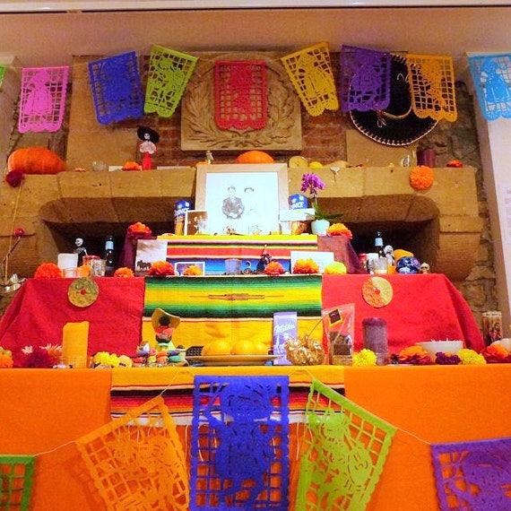 Day of the Dead Party Decorations | Halloween Banner | 5 metre / 16ft Long Colourful Banner with 16 Medium Sized Flags | UK EU