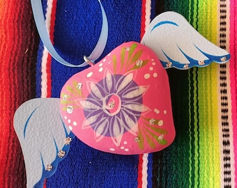 Adornos mexicanos de corazones alados para bodas, regalos de San Valentín, regalos para ella, decoración colorida para el hogar, adornos colgantes mexicanos.