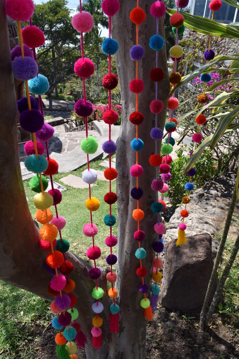 pom pom strings