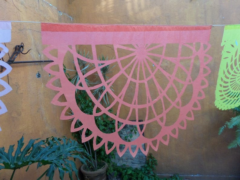 pink party decor
