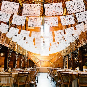 Ghirlande di carta bianca da 5 m/16 piedi per matrimonio messicano Papel Picado, decorazioni da sogno per matrimonio messicano fatte a mano - Spedizioni dal Regno Unito in giornata