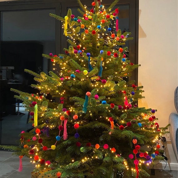 Weihnachtsbaumgirlande, 5 Pompons, 1,50 m lang