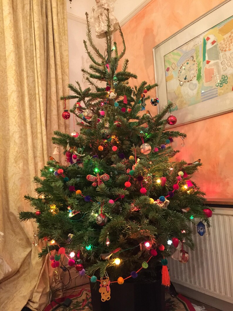 pom pom tree decor