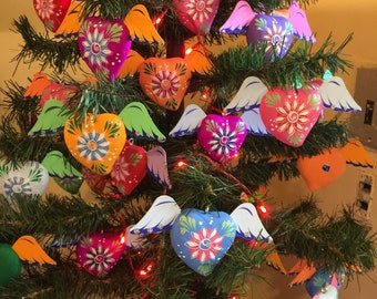 Adornos navideños colgantes en forma de corazón alado mexicano, decoración colorida para el hogar, recuerdos de boda, con cintas de seda de colores.