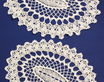 Set of 2 Doilies, White Doily, Elegant Crochet Doily, Augustina Pattern, Table Decoration, Handmade Doilies, Oval Crochet, Centerpiece  A608