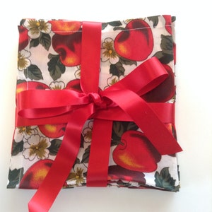 Cloth Napkins, Set of 4,Red Apple Print, Dinner Napkins, Lunch Napkins, Lunchbox Napkins, 16&quot;x16”, Gift, Birthday, Valentines Gift N130