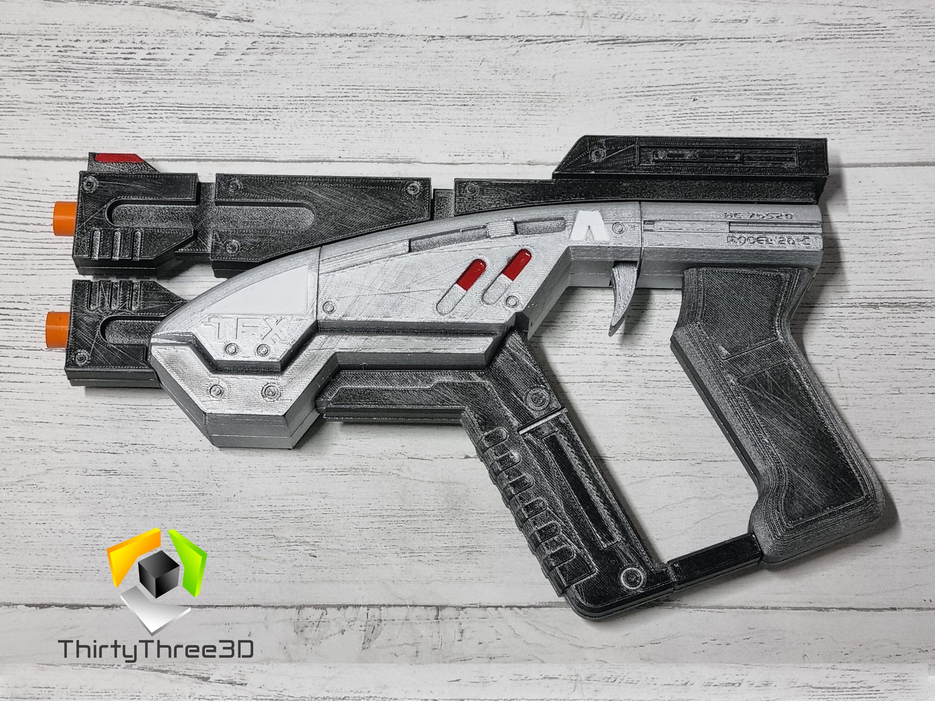 ヴィンテージ ステンドグラス スイス製 ピストルクラブ 1975年 ライフル限定 ヴィンテージ ステンドグラス スイス製 ピストルクラブ 1975年