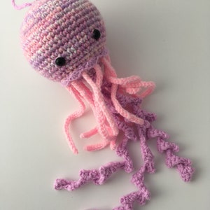 Méduse en crochet / かぎ針編みのクラゲ