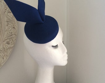 Navy roal blue structural pillbox button felt hat fascinstor wings ascot derby formal