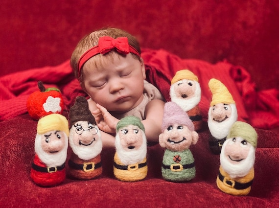 Needle Felted Seven Dwarfs: Snow White Collectibles, Wool Decoration