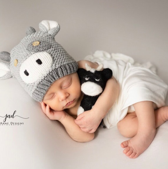 Needle Felted Cow: Handmade Wool Farm Animal Decor (4-8 inches)