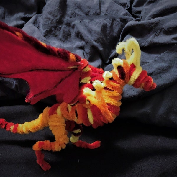 Pipecleaner Dragon Model/Toy with Retractable Felt Wings