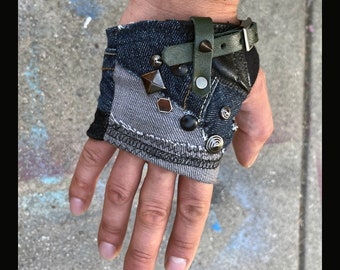 Gender-Neutral Postapocalyptic Patched Single Glovelette