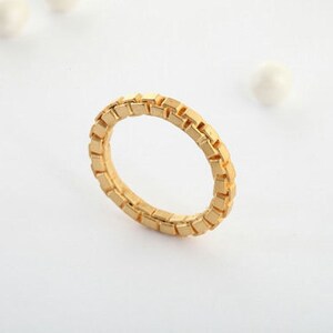 Modern Wedding Band Chain Link Ring in 14K Gold image 1