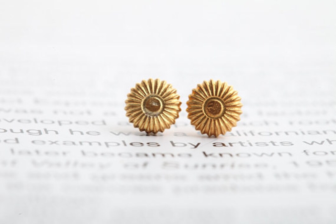 Gold Stud Earrings, Gold Earrings, Vintage Gold Earrings, Antiquestyle