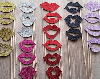 Photobooth accessories x 24 mouths in shades of gold/silver/purple/pink/black/red