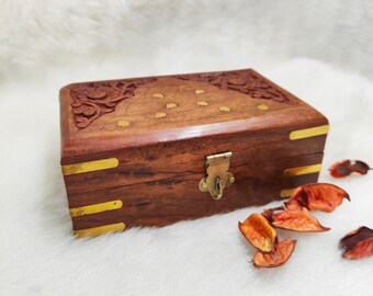 Belle boîte à bijoux florale faite main pour femme | Organiseur de boîte de rangement, boîte-cadeau sculptée à la main avec des gravures complexes