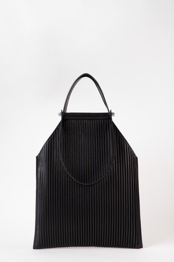 pleated tote bag