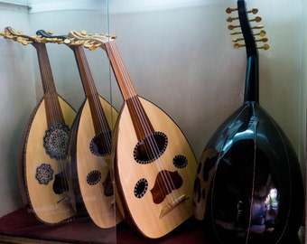 Ägyptische Laute (OUD) aus Rosenholz, Kokosnussholz und ägyptischem Mahagoni - eingelegt mit Mutternadel