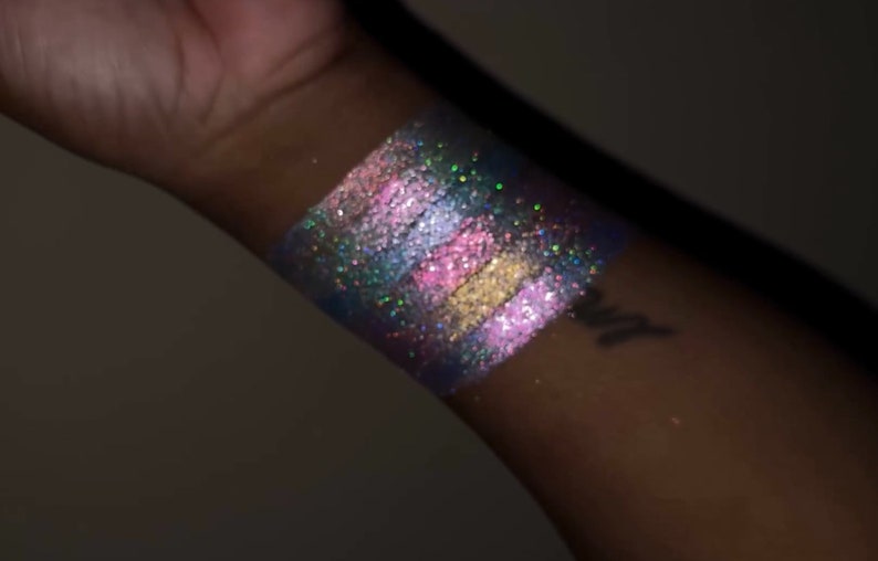 PURRRFECT HOLO. Holographic shifting pressed pigment image 4