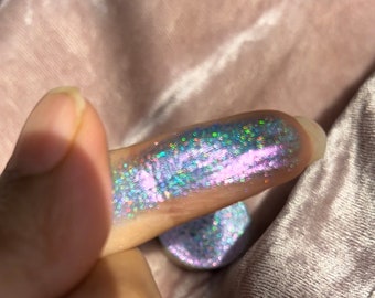 LUCID HOLO. Holographic shifting pressed pigment
