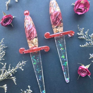 Daga botánica, arte de la resina, flores conservadas, Athame decorativo, espada de mano única, Alter Decor, arte de la exhibición, Wicca